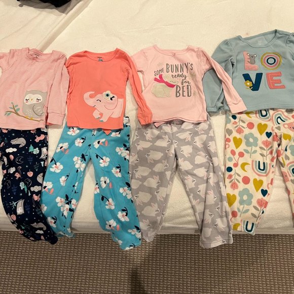 Set of 4: 2-piece cotton and fleece Carter's PJs - size 3T - Picture 1 of 3